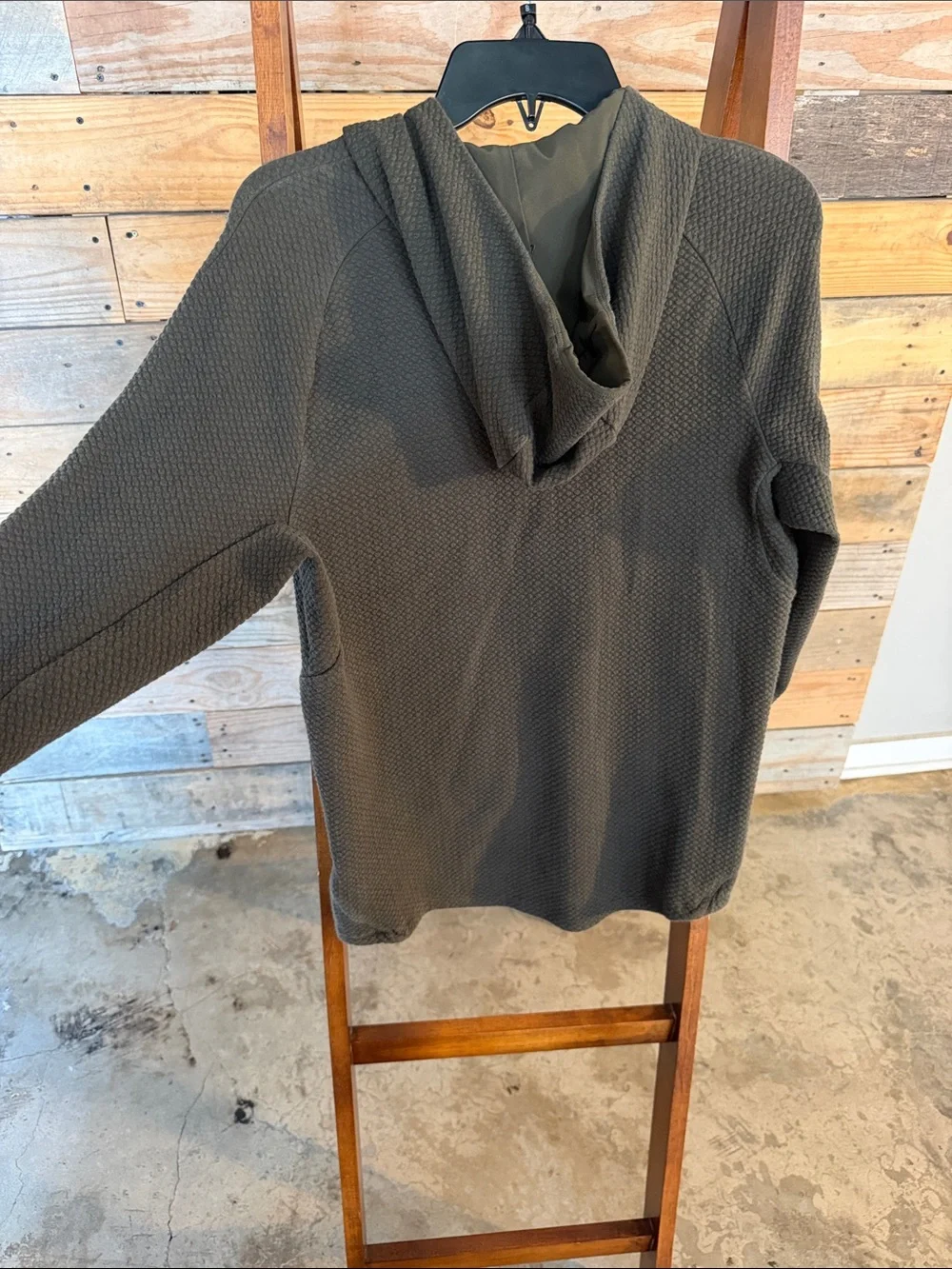 lululemon athletica Men's Olive Crewneck Hooded Sweater